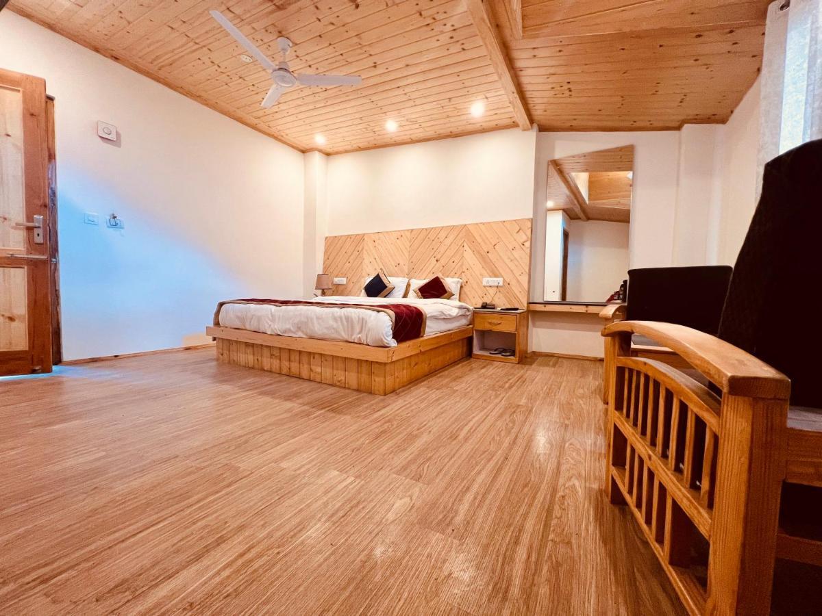 Hotel Lemoon Tree Manāli Exteriör bild